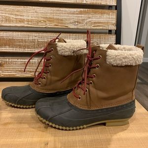 Womens size 6 Tommy Hilfiger boots